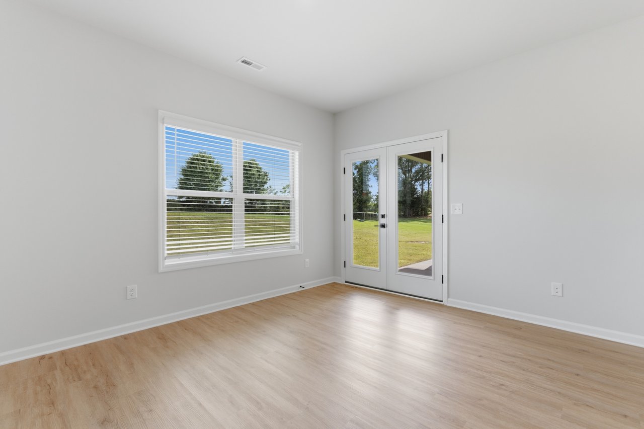 New Market New Build! Move-In Special!