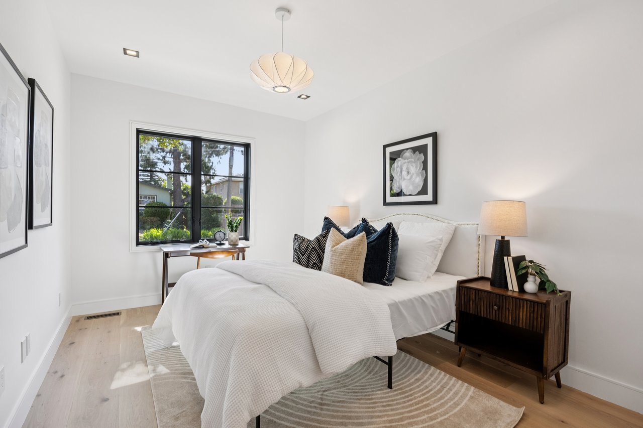 10 Channing Rd, Burlingame