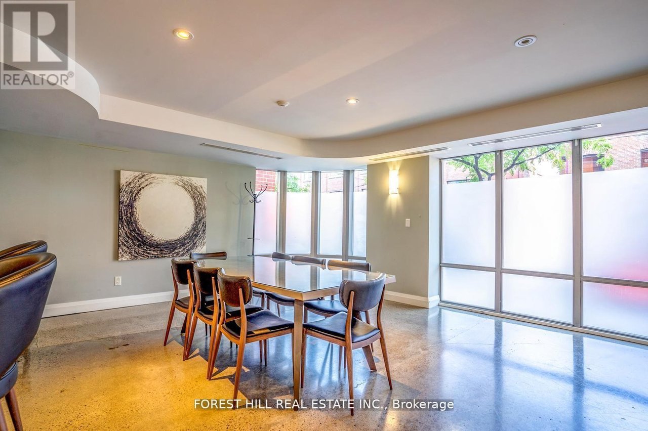 255 Richmond St E, #816