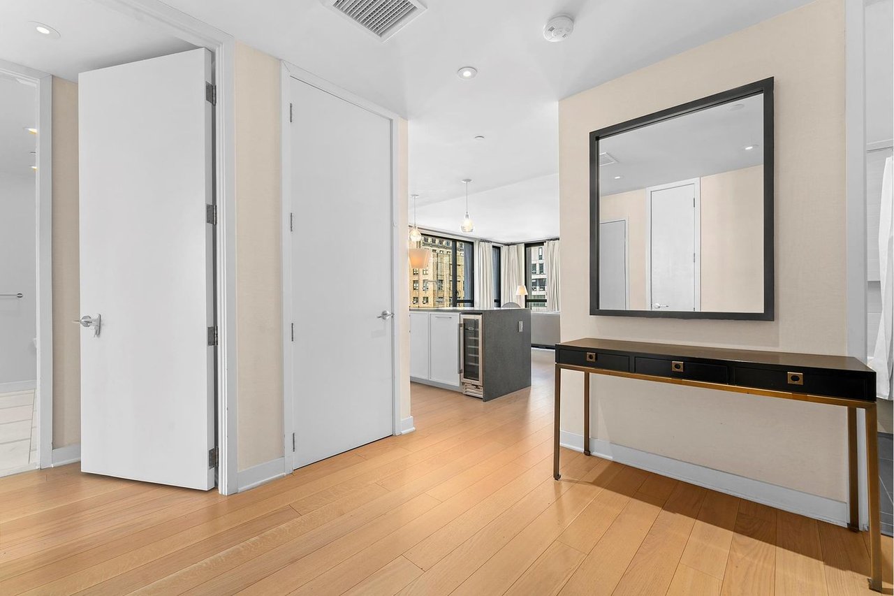 160 East 22nd Street 17A