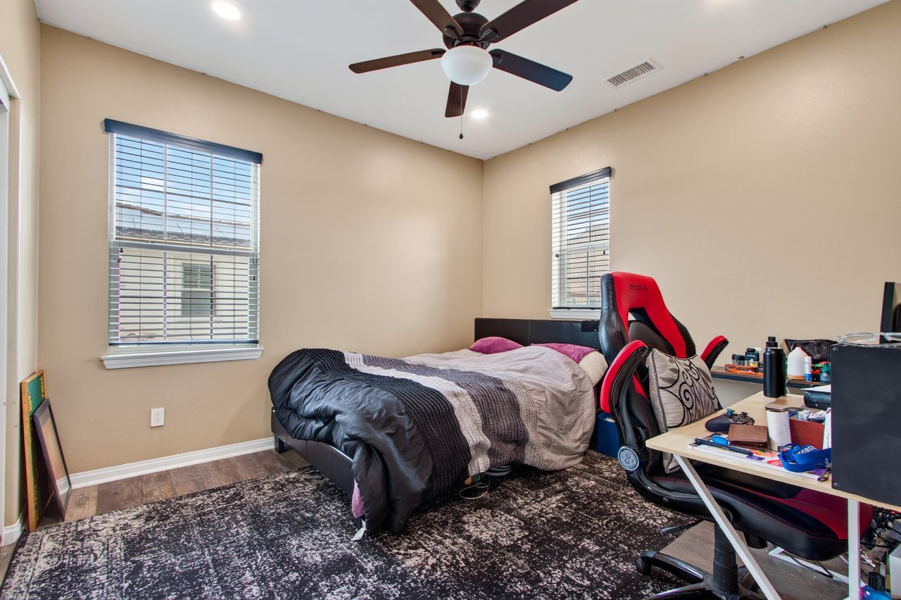 27867 Huron Ct