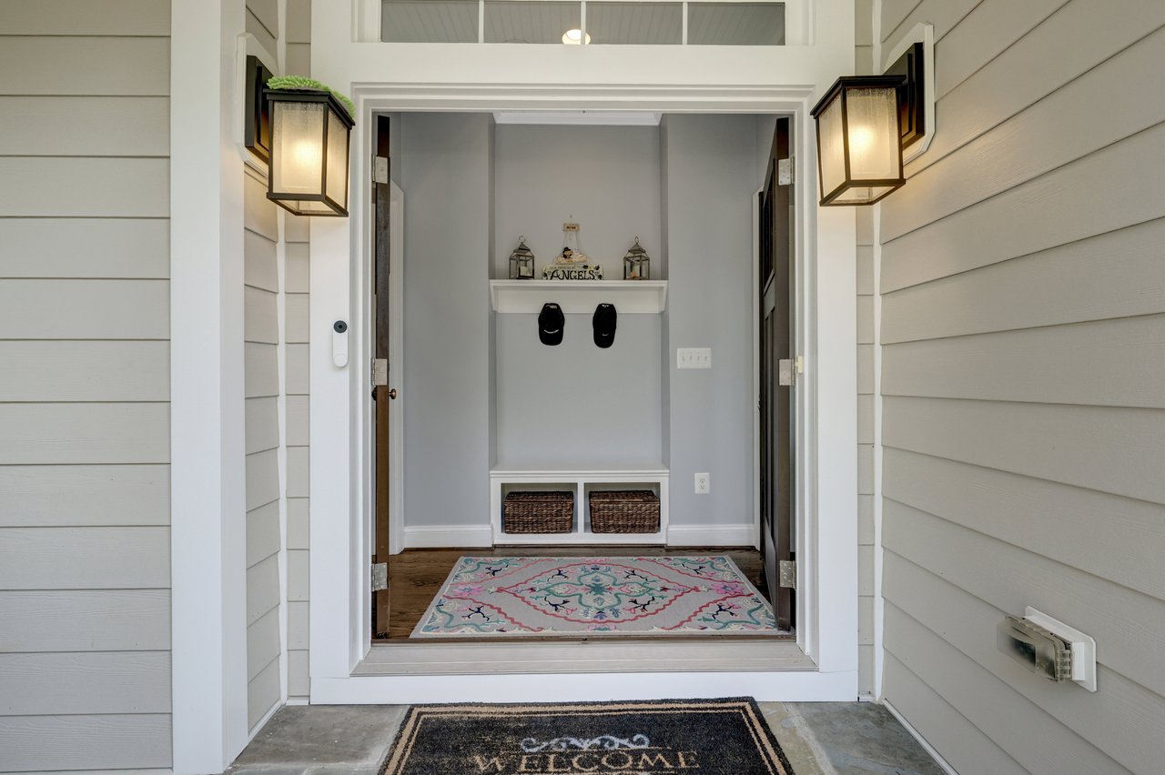 300 Jade Ct NW