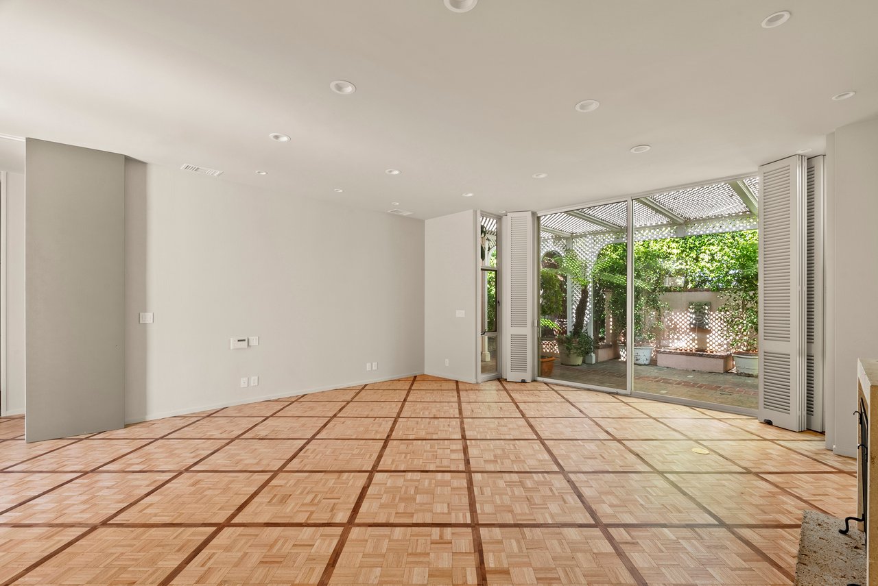 9032 Thrasher Ave, sunset strip