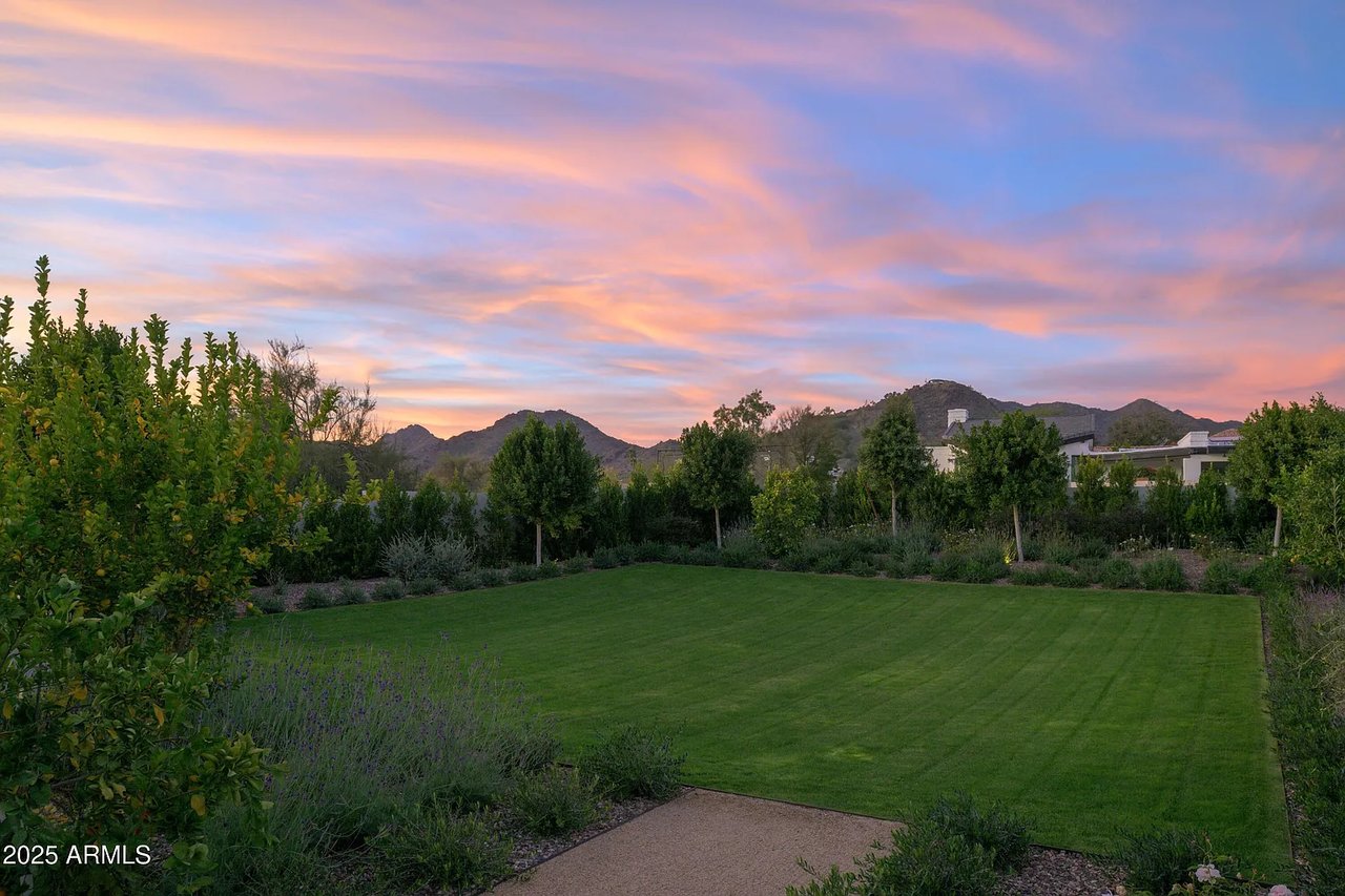 4510 E Maderos Del Cuenta Drive