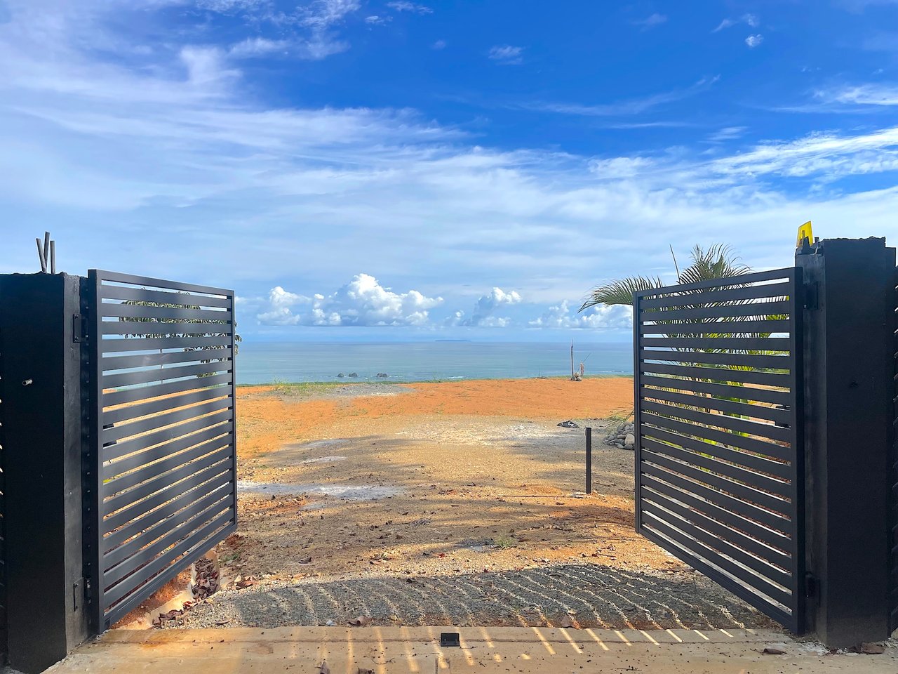 READY TO BUILD – EPIC OCEAN, ISLANDS, & MOUNTAIN VIEW PROPERTY