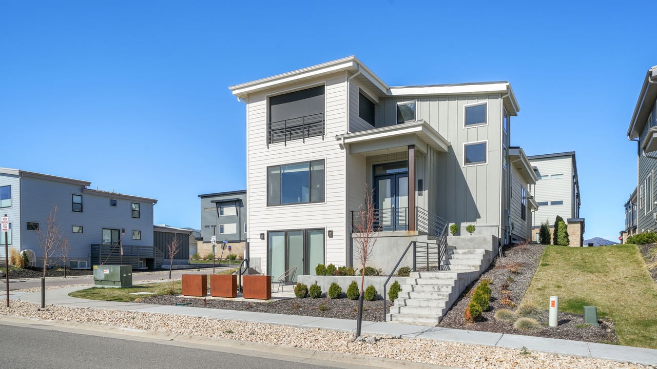 6537 Silver Creek Dr