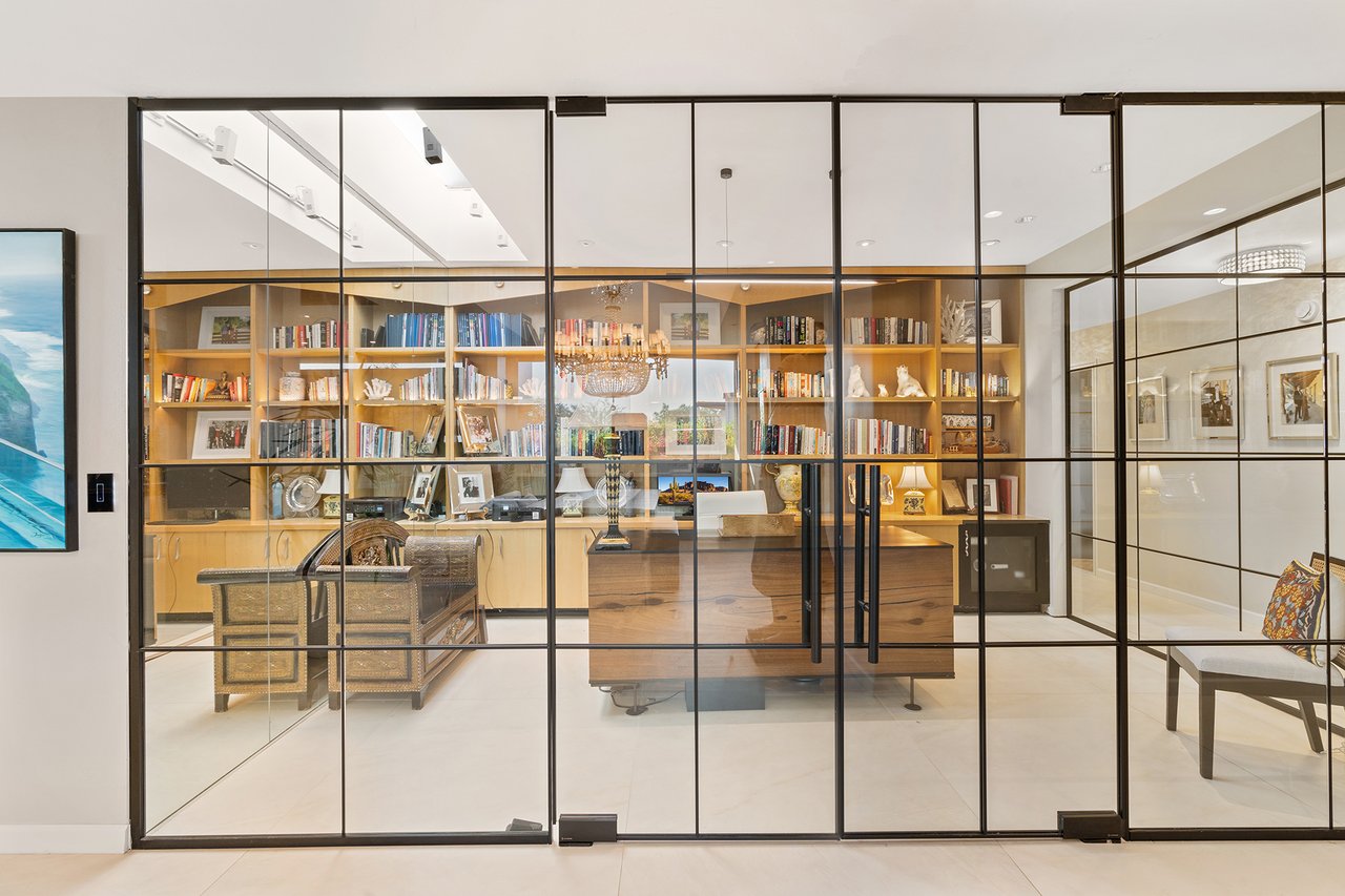 5905 N ECHO CANYON Lane