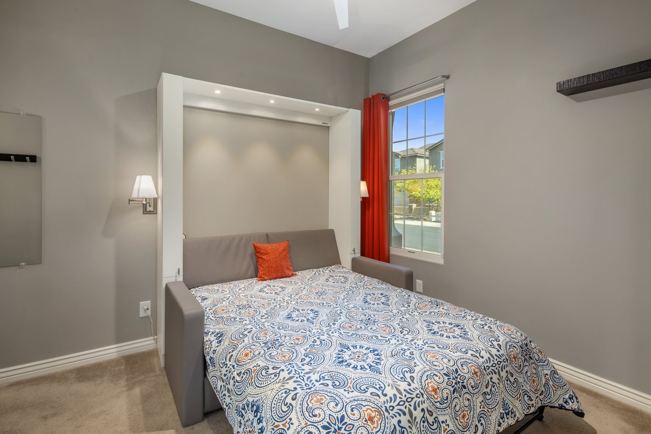 2932 E Madison Vistas