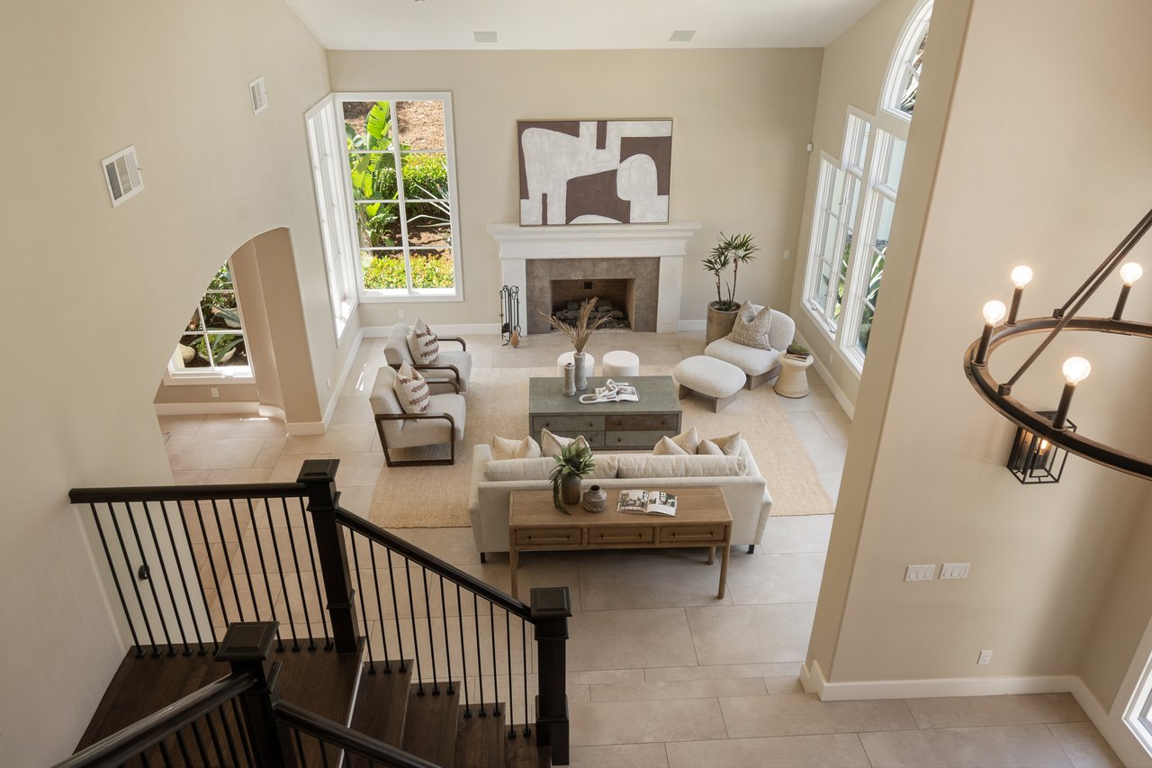 1805 Holly Tree Lane