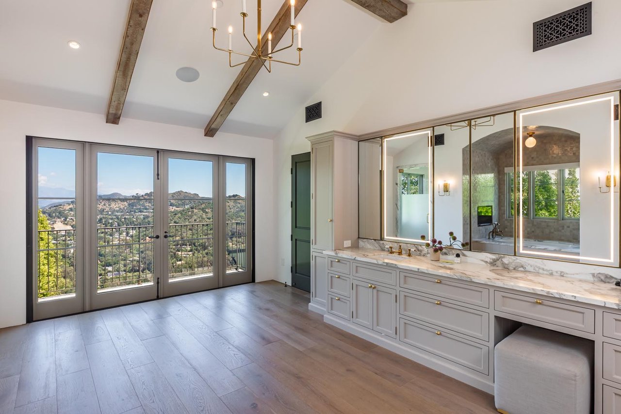 11951 Pinnacle Pl, Beverly Hills
