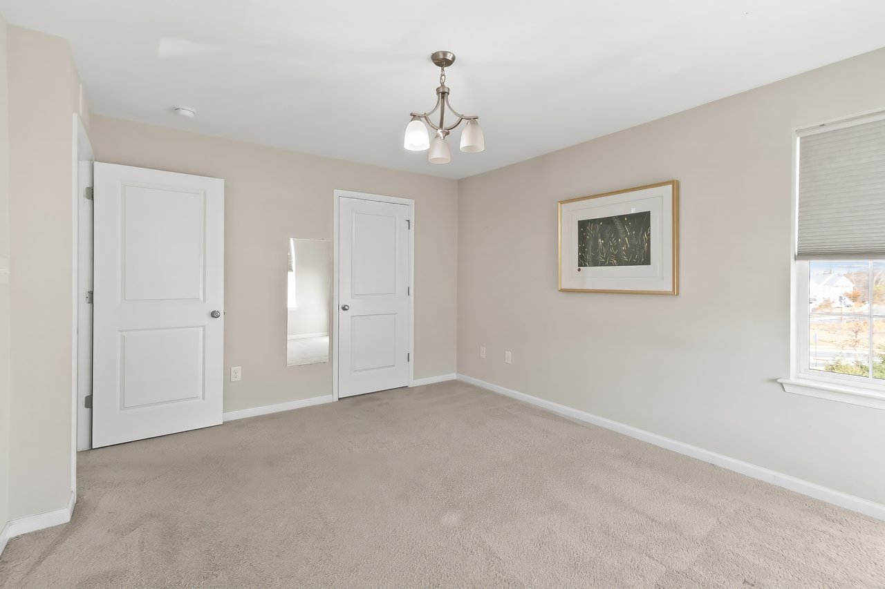 905 Chalmers Lane