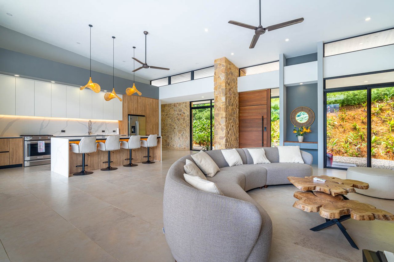 Ojochal Modern Jungle Home with Infinity Pool & Mountain Views