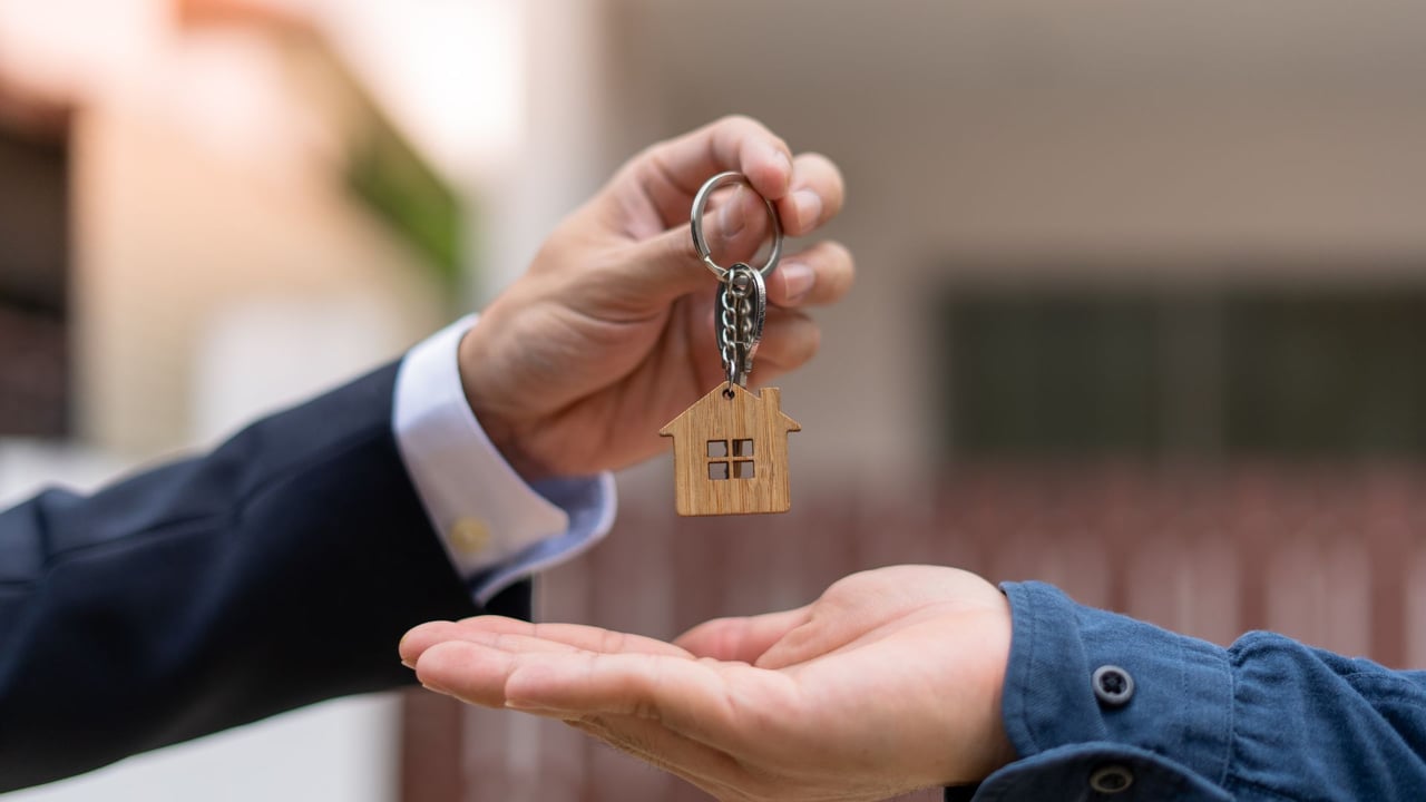 Why Summer's End Creates Orange County's Best Buyer Opportunities Before School Rush