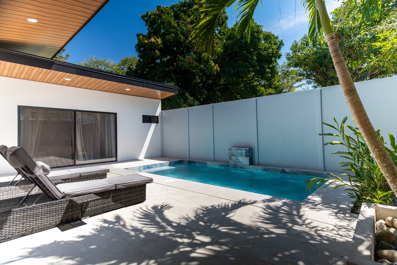LOCATION,LOCATION, LOCATION – 3-BEDROOM VILLA STEPS FROM THE BEACH