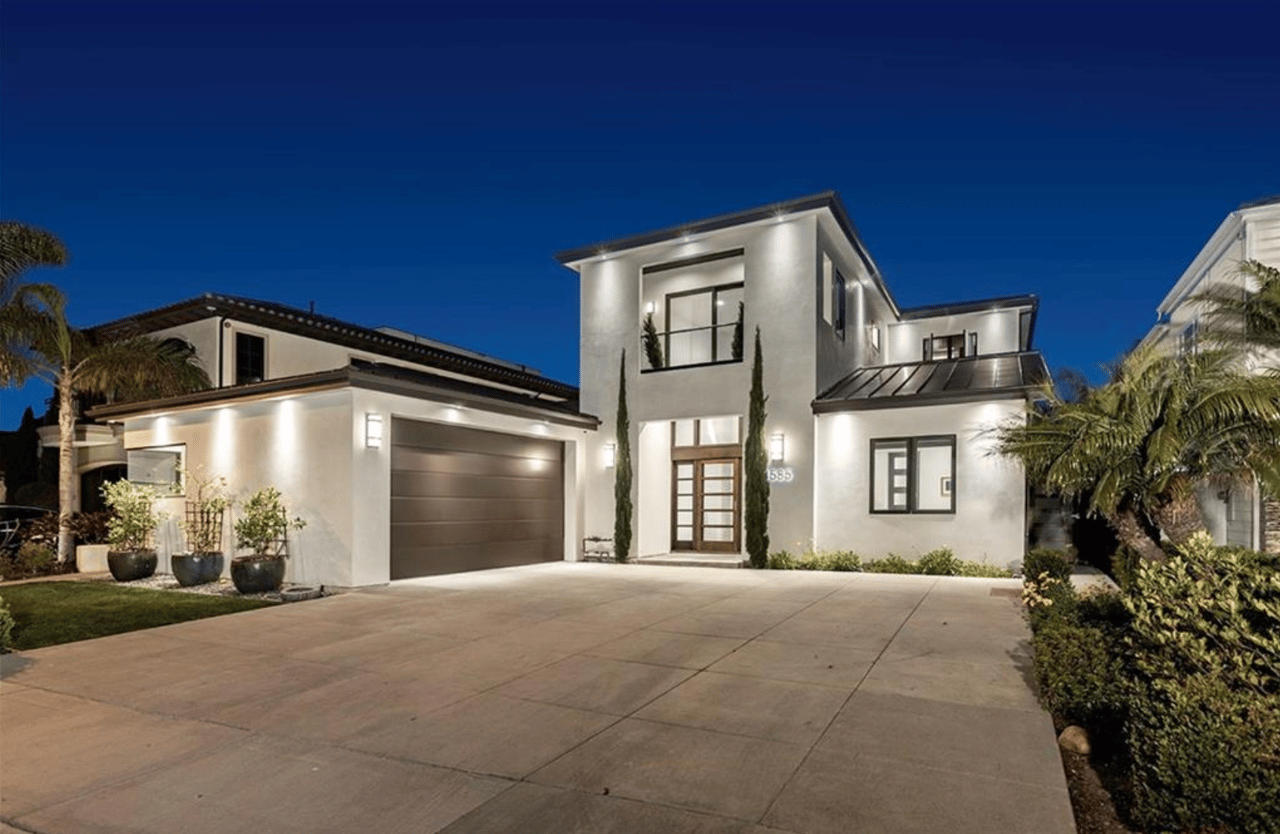 3585 Courtside Cir