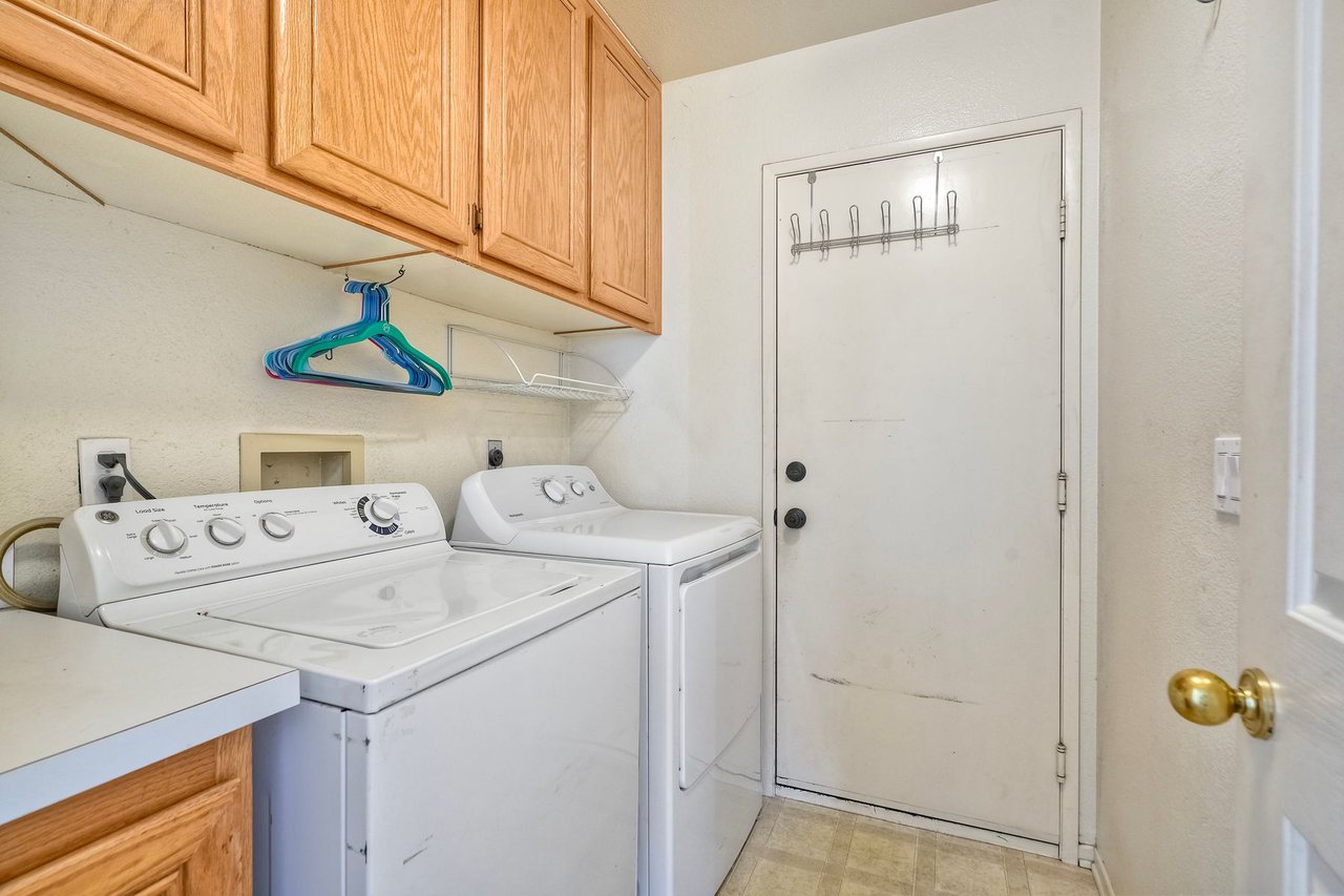 1025 Honeysuckle Dr