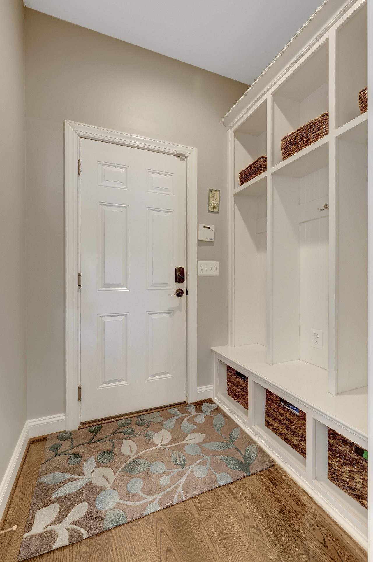 300 Jade Ct NW