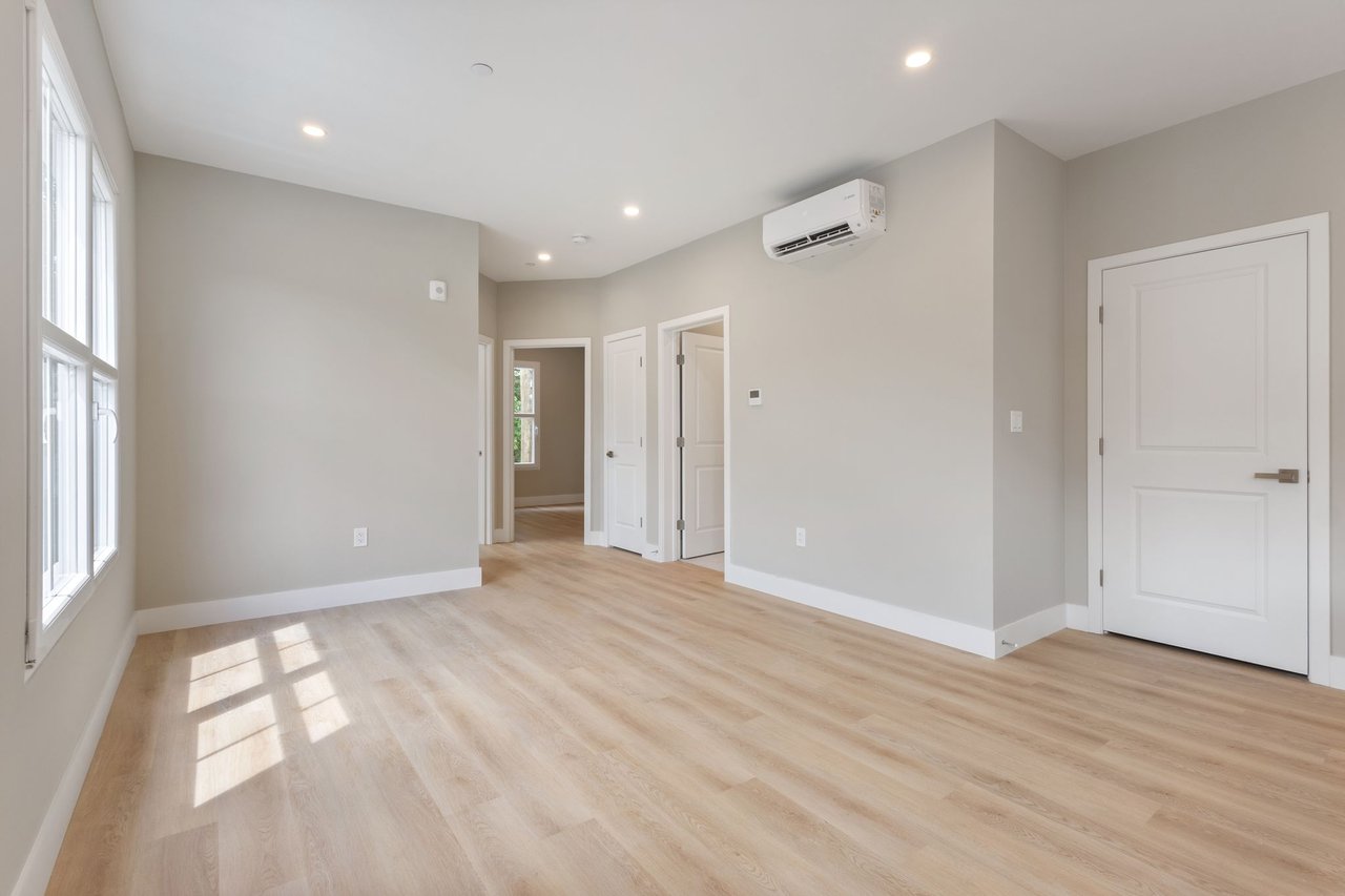 298 Main Street, 2G
