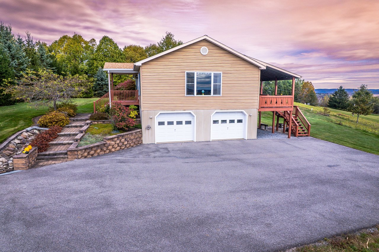 1525 Dutch Hill Road