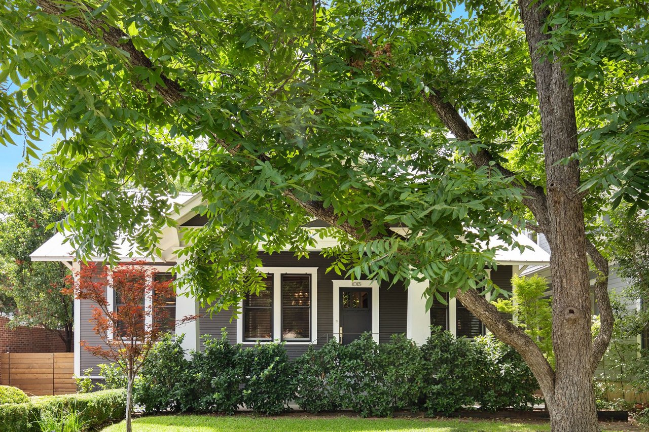 The Clarkesville Manor