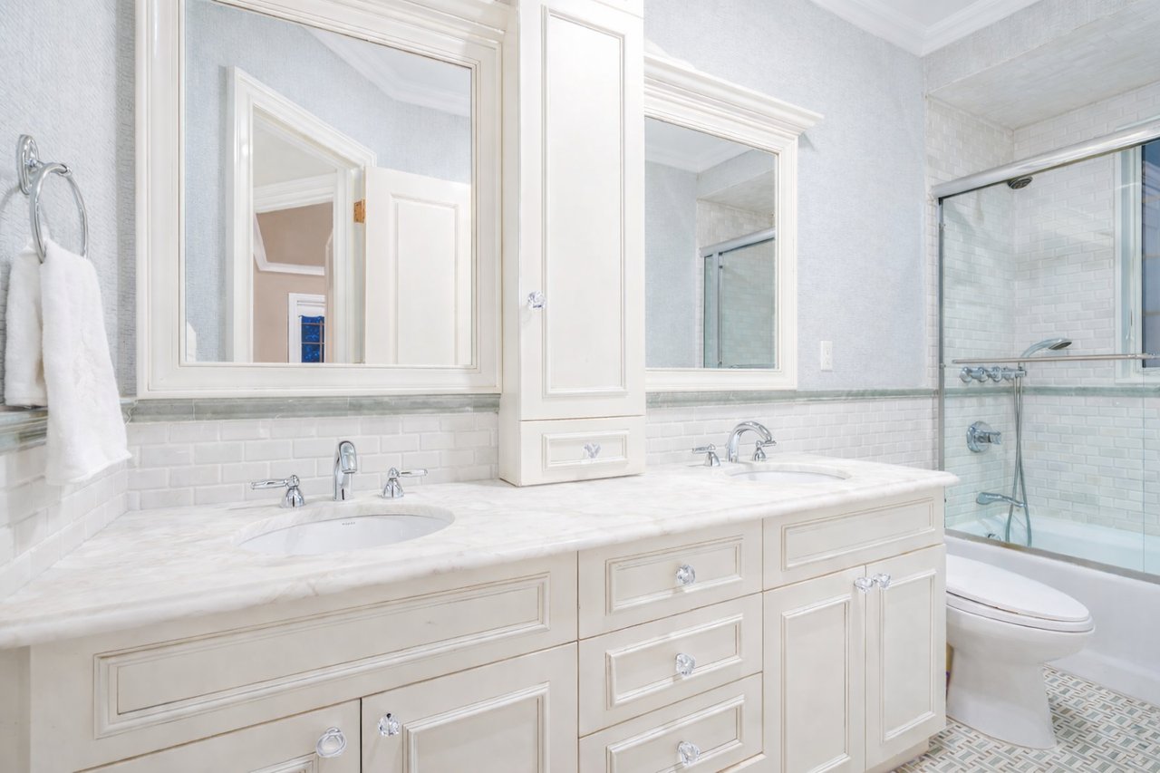 850 E 23rd Street private house