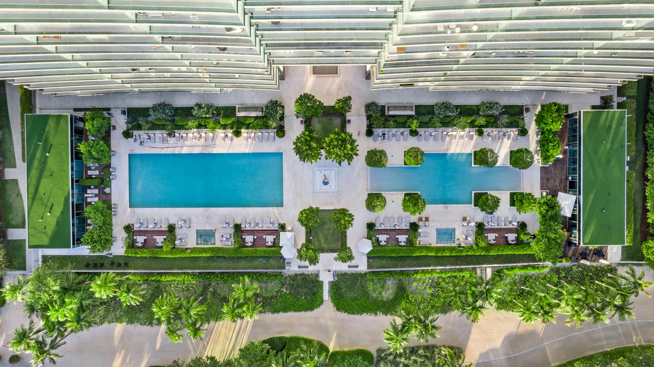 Top Miami Beach real estate agent Jeff Miller of the Jeff Miller Group specializing in luxury condos and waterfront homes