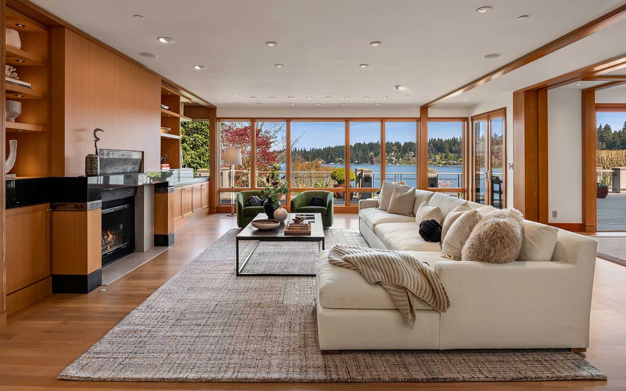 Northwest Contemporary Style on Mercer Island’s Cherished North End