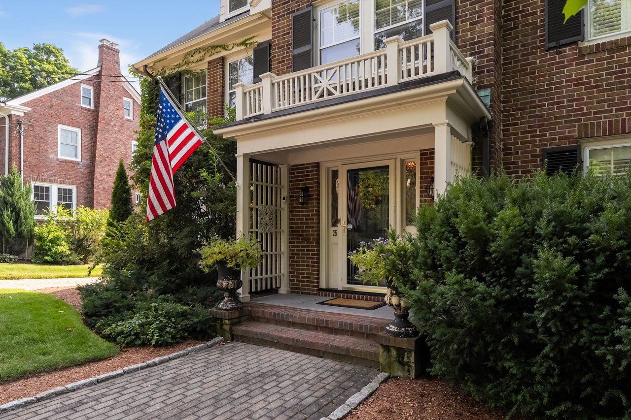 3 Essex Rd