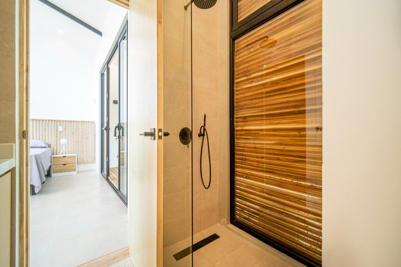 Casa Cenizaro | Elegant 4-Bed Tropical Retreat with Pool in Surfside, Potrero