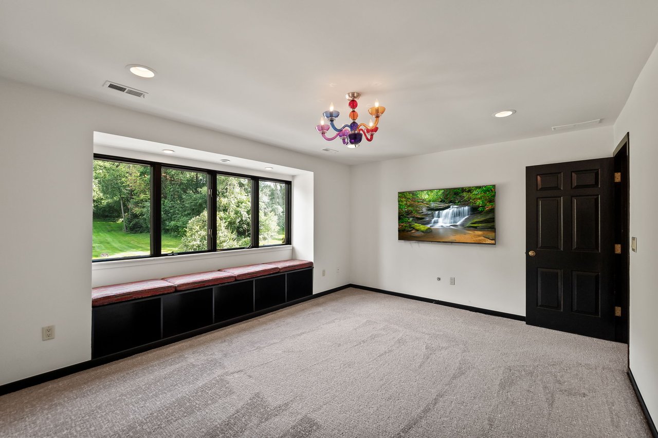 260 Woodwind Dr, Bloomfield Hills