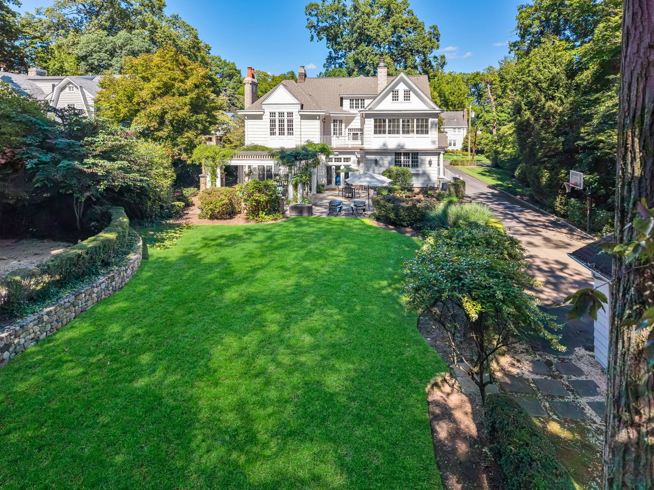 326 West End Avenue