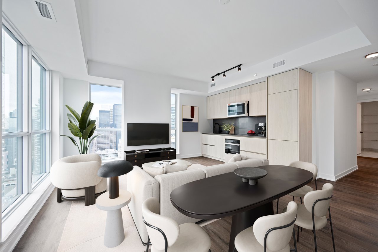 327 King Street W, Toronto C01 Unit: 3806