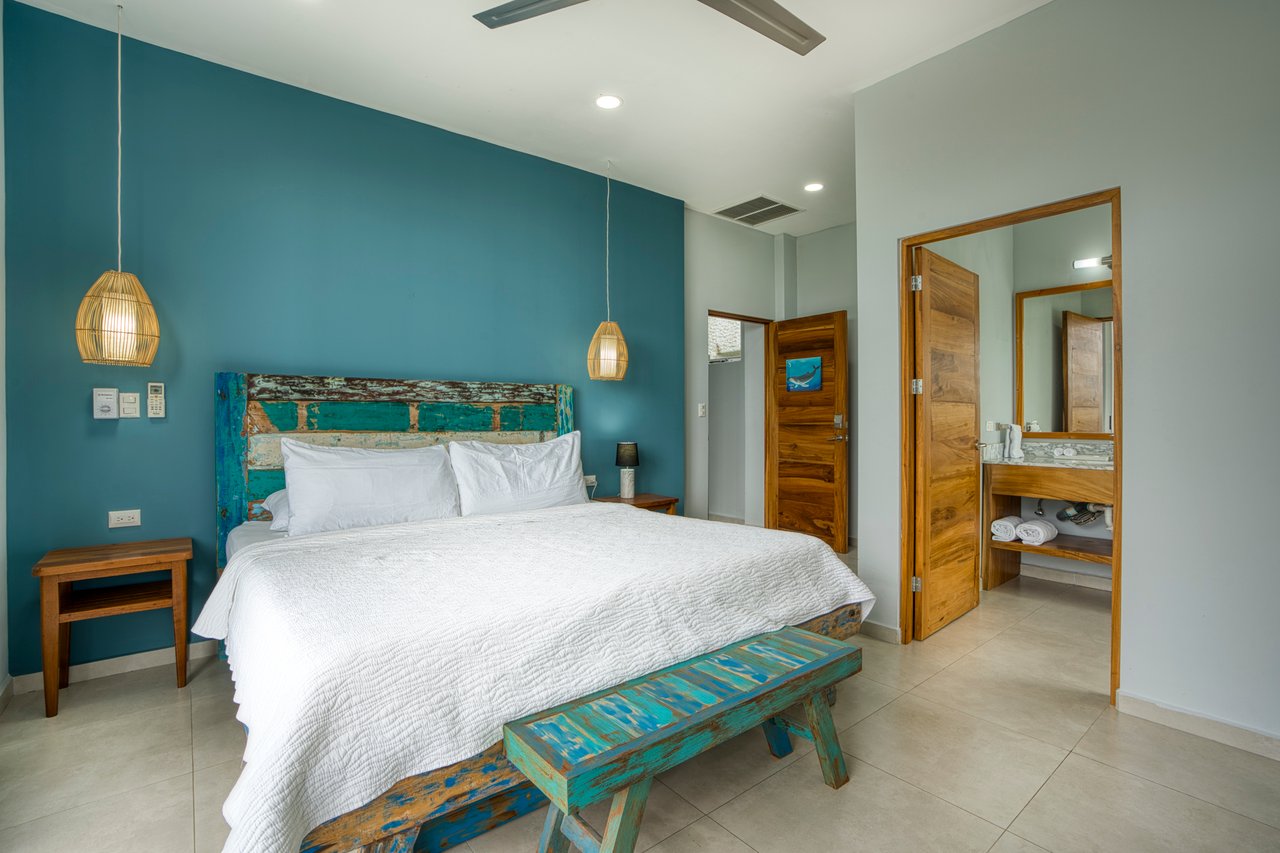 Luxury Income Producing Villa Costa Vida in Manuel Antonio