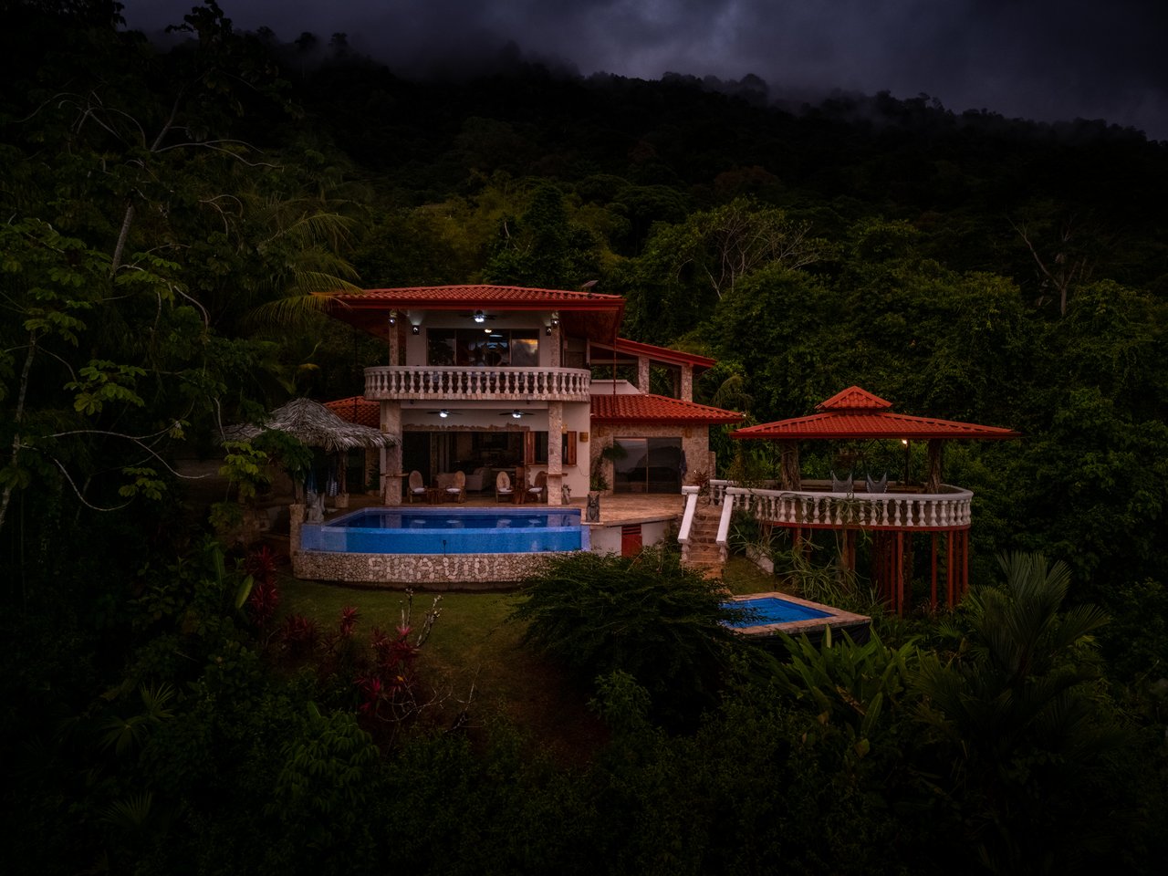 Castillo Puesta del Sol, Escalares - 
