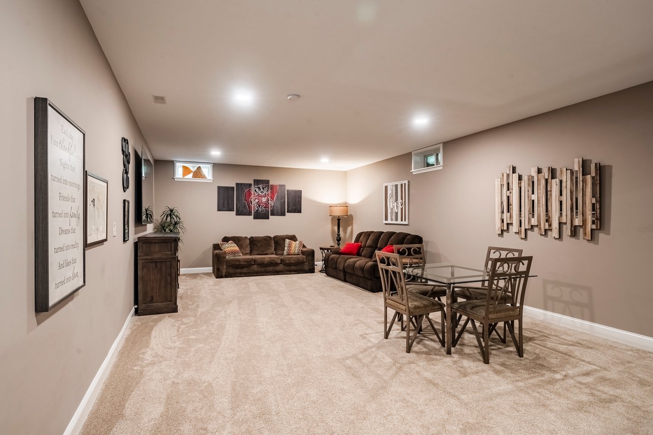 3700 Winthrop Way