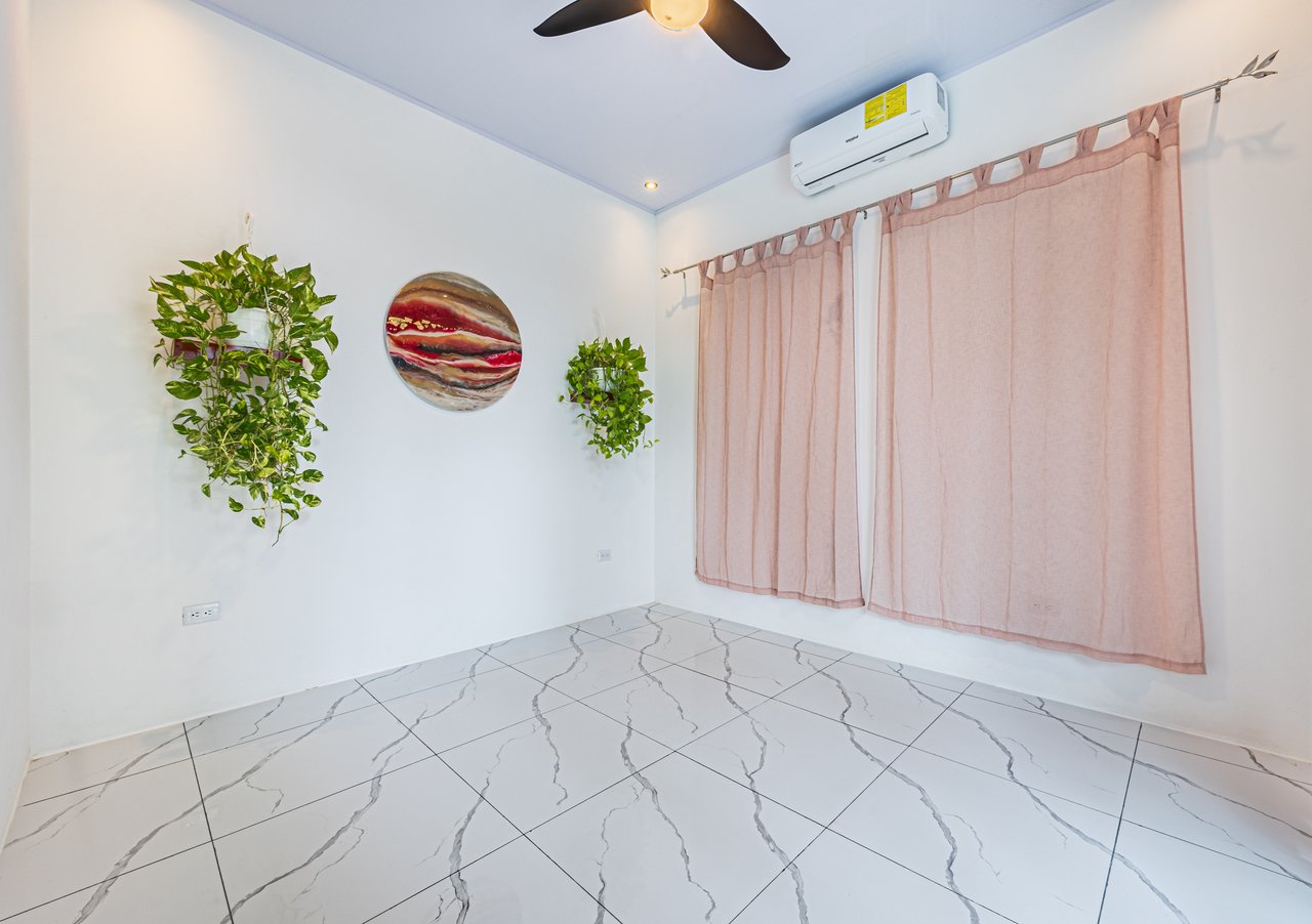 Comfortable 3-Bedroom Pool Home Near Beaches, Parks, and Restaurants