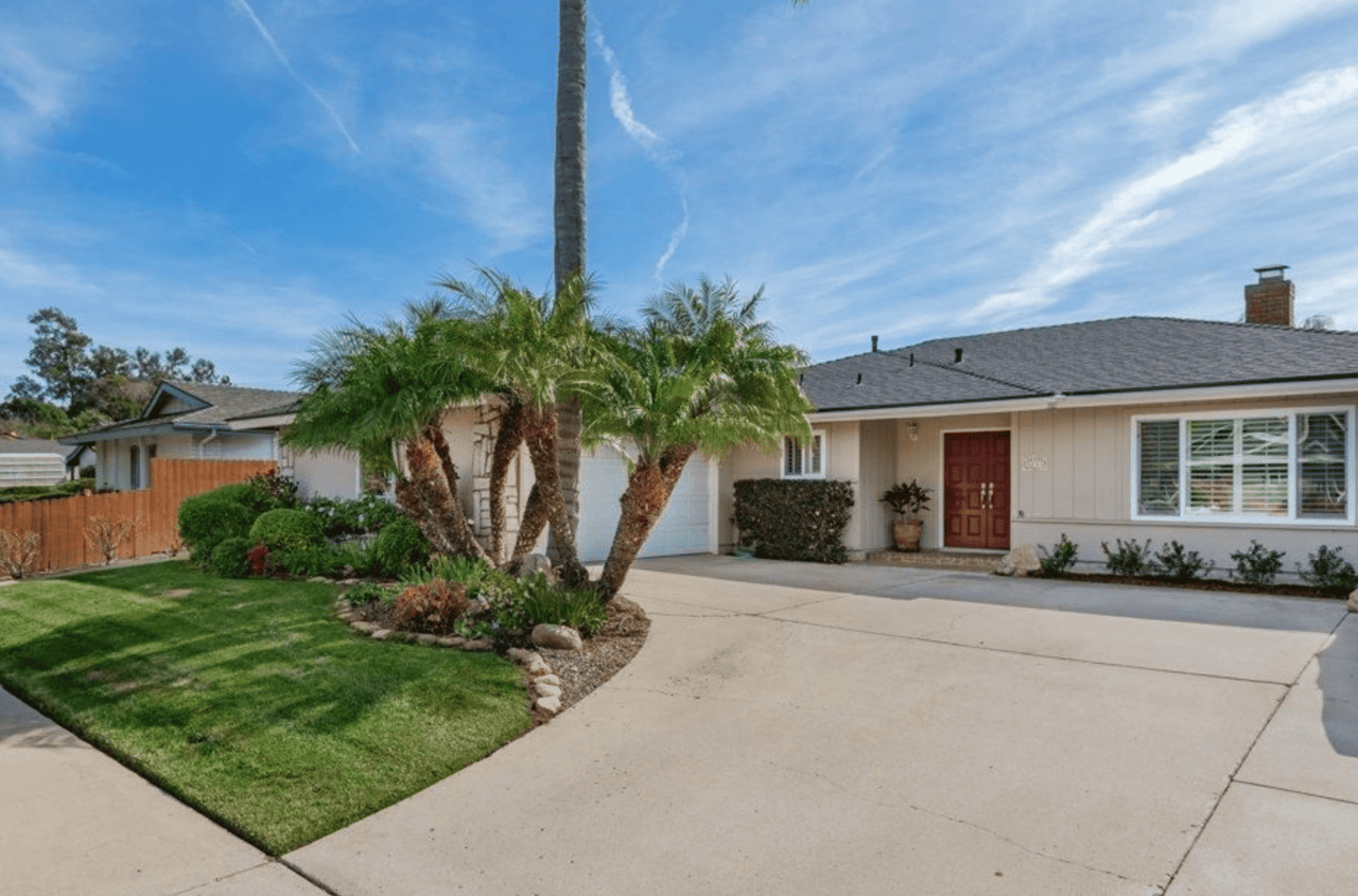 5233 UNIVERSITY DR