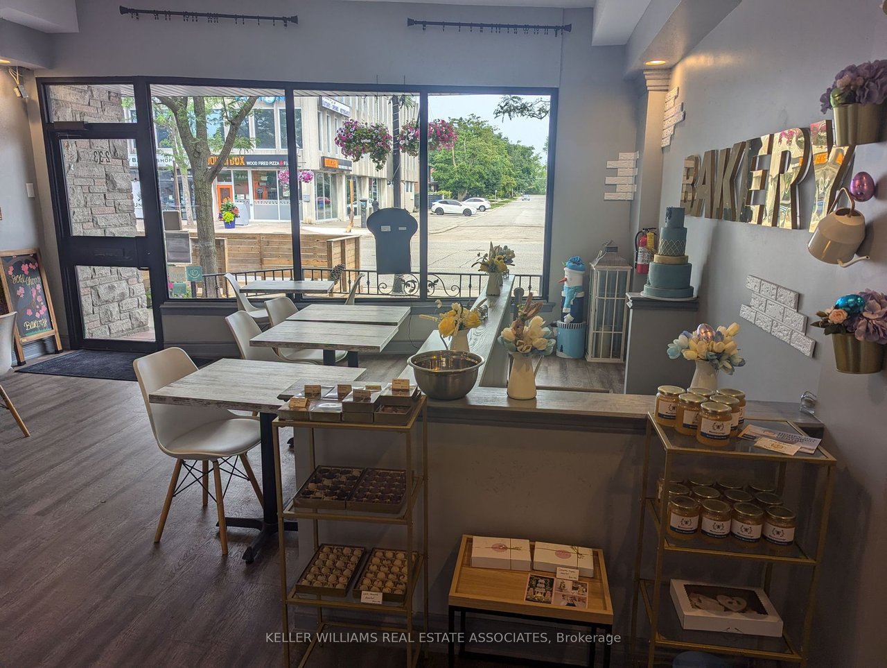 233 Lakeshore Rd E