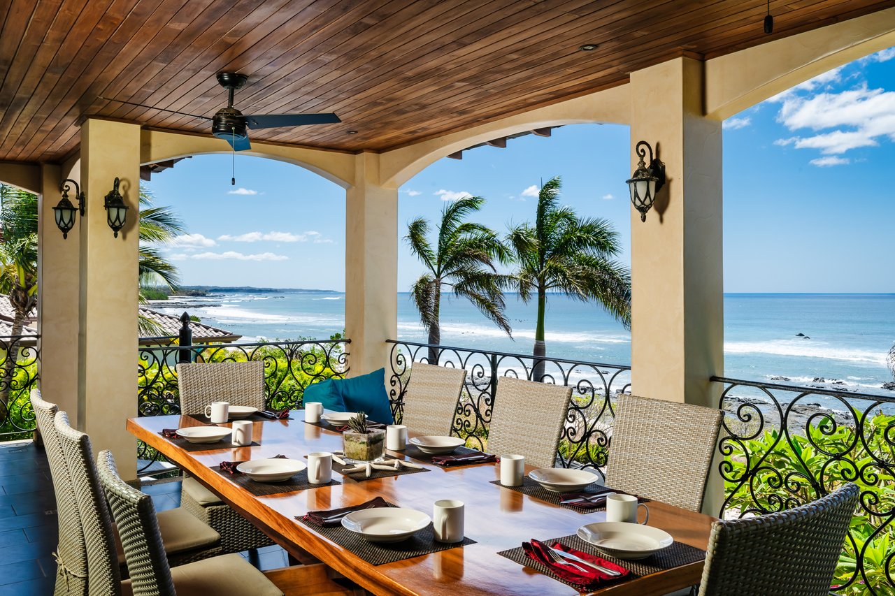 Villa Esperanza Beachfront | Near the Coast and Oceanfront House For Sale in Playa Negra