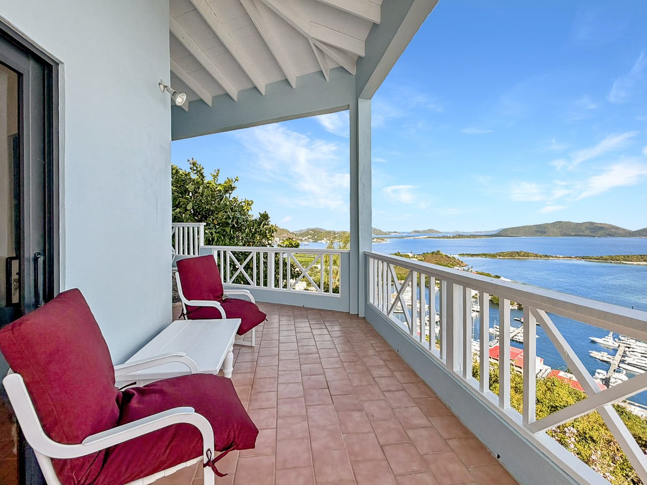 1110 Large Studio-Hodges Creek