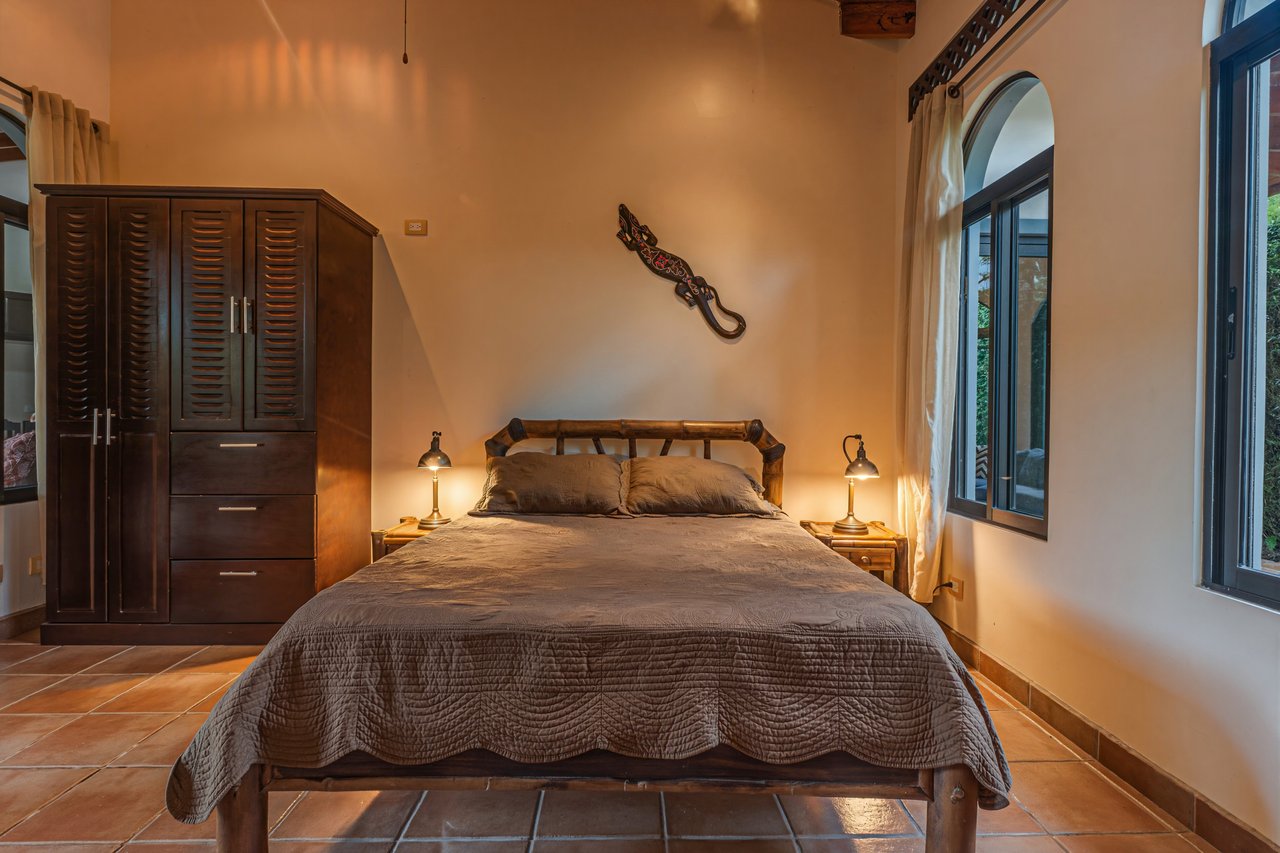 Ojochal Tropical Retreat | 4 Ensuite Bedrooms, Pool & Outdoor Living
