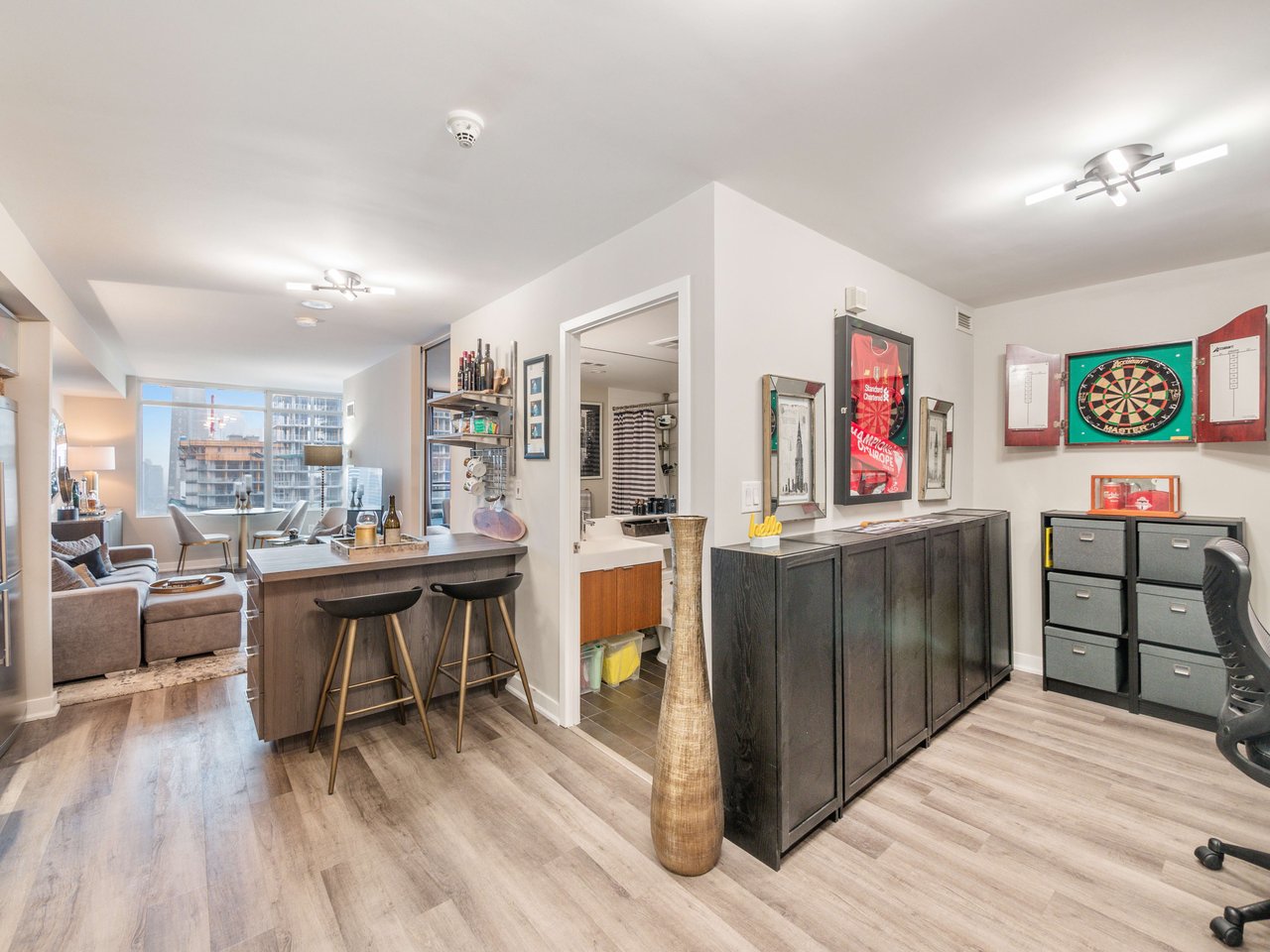 4305 - 25 Telegram Mews