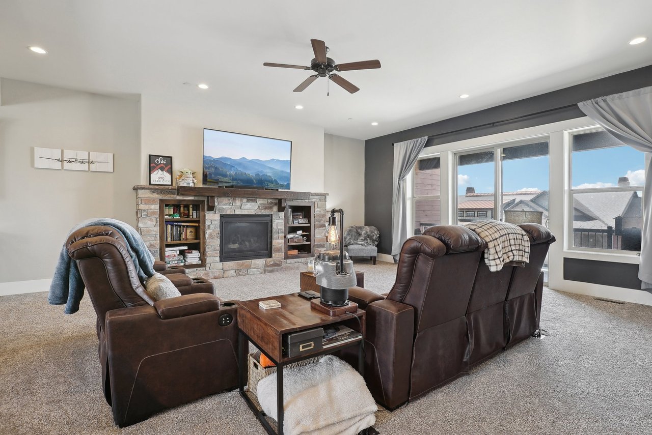 1713 E Viewside Cir