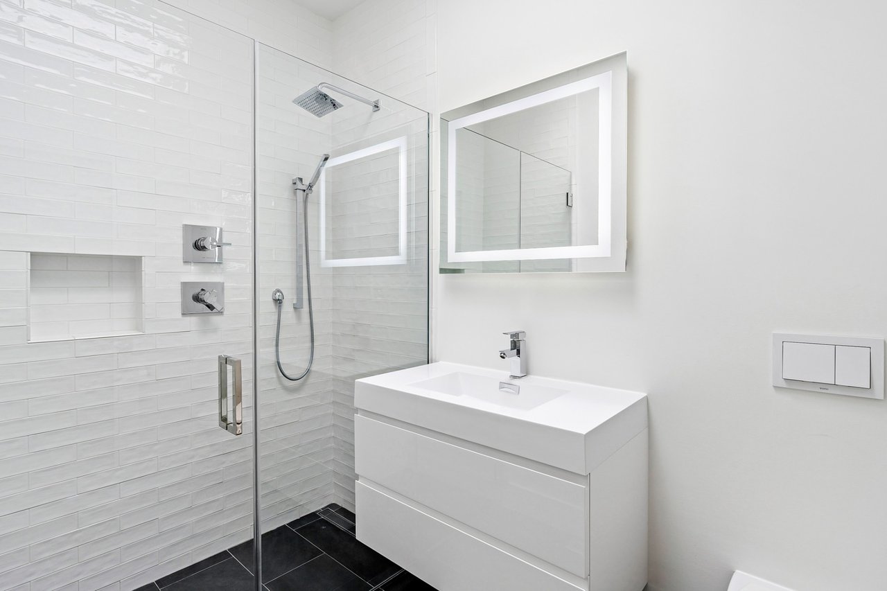 4 Reed Pond Court
