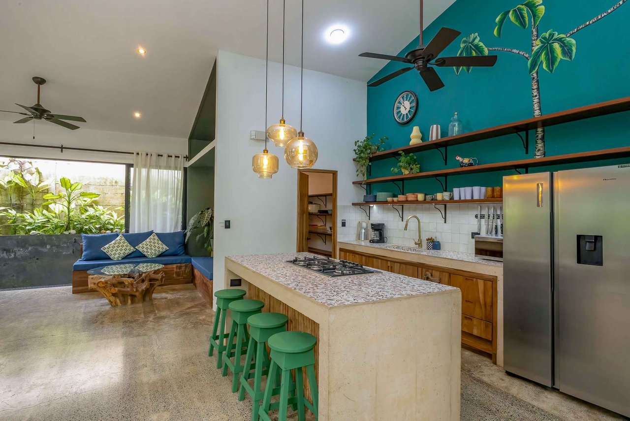 Furnished and Turnkey Home Rainforest Villa with Pool and Creek