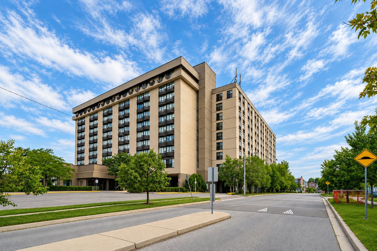 2737 Keele St 312