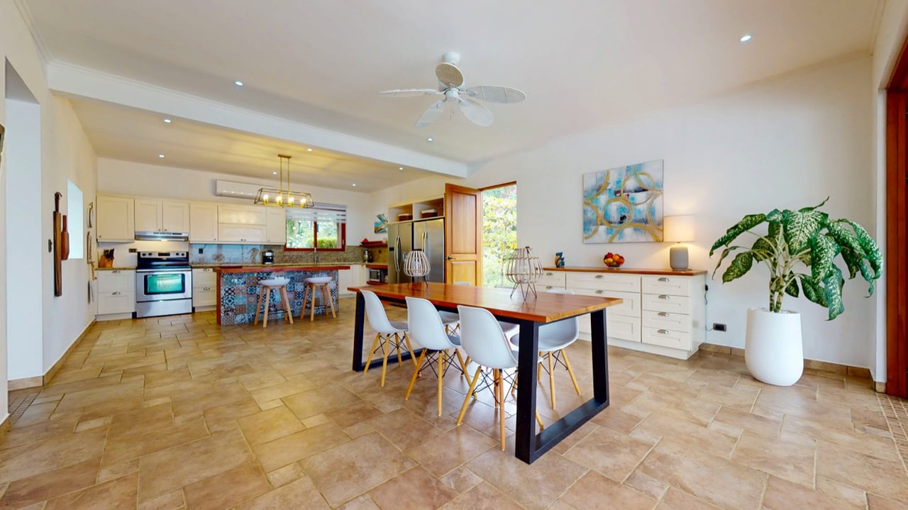 Ocean-View Luxury Home in Ojochal with Sunset Views and Retreat Potential