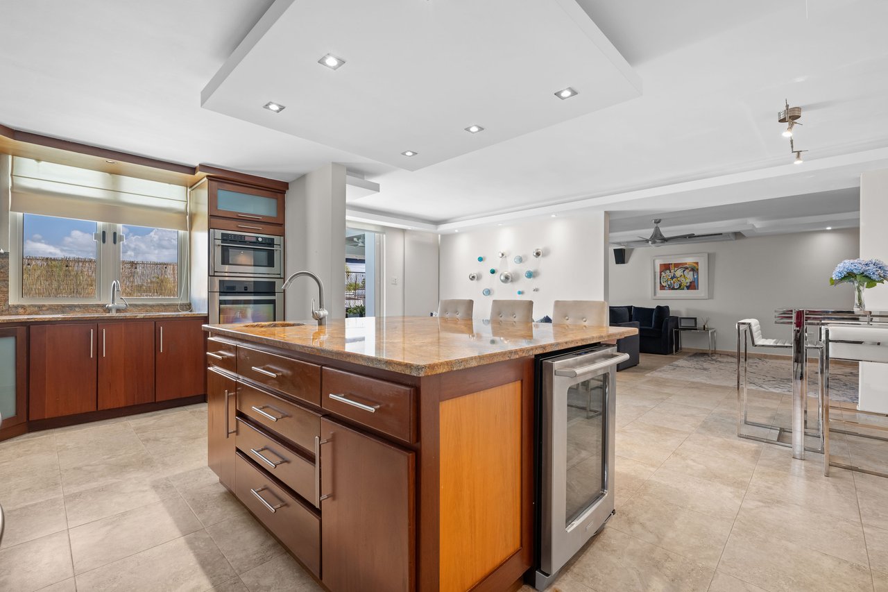 Urb. Estancias Reales | Guaynabo, P.R.