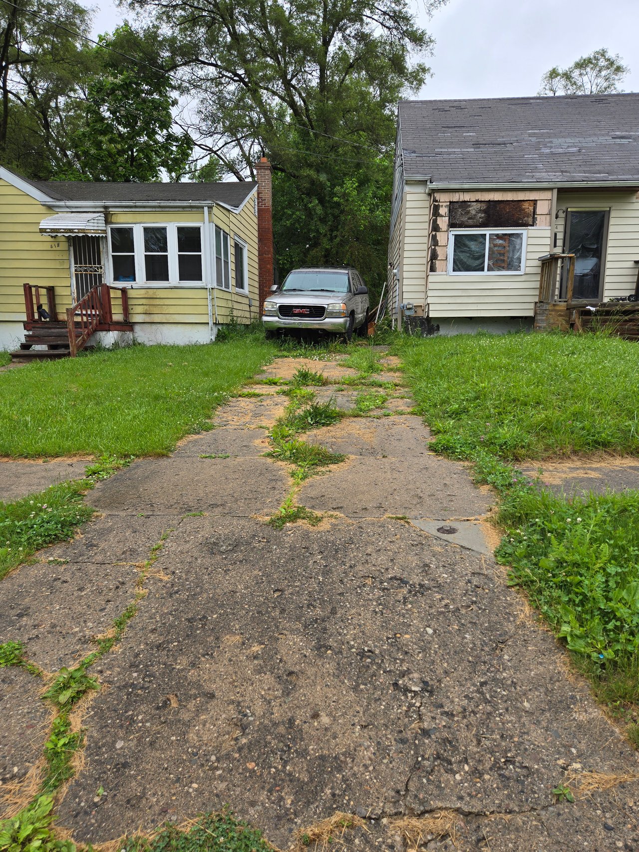 414 W Eldridge Ave