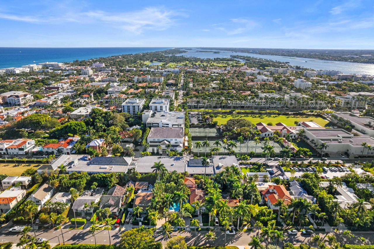 Double Lot Charmer In Town